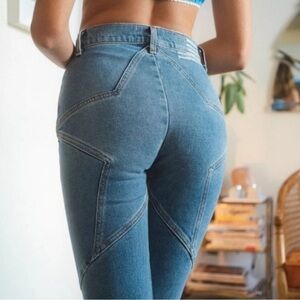 NWT Revice Denim Venus Crops Lightyear‎ Wash Hi-Rise Star Size 26